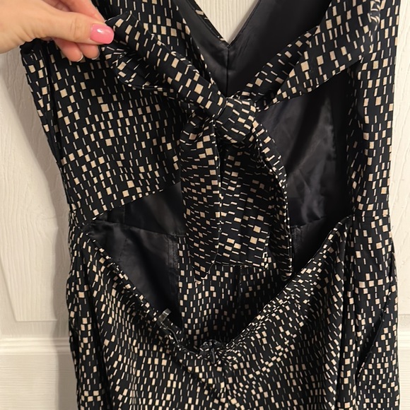 Navy cropped open back with tie jumpsuit size medium - Picture 5 of 5